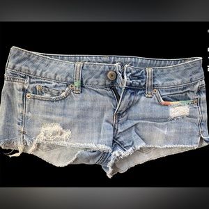 AMERICAN EAGLE LOW RISE DENIM SHORTS, SIZE 00!